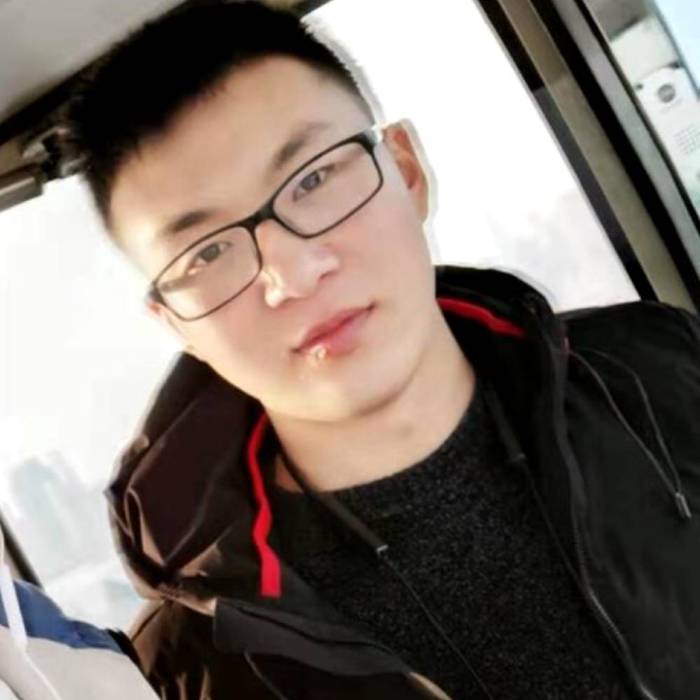 春华勤恳的照片
