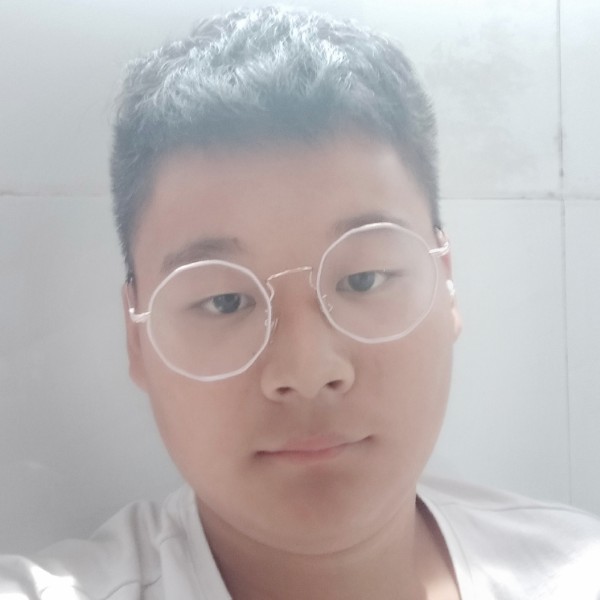 森槿倾心虚幻的照片
