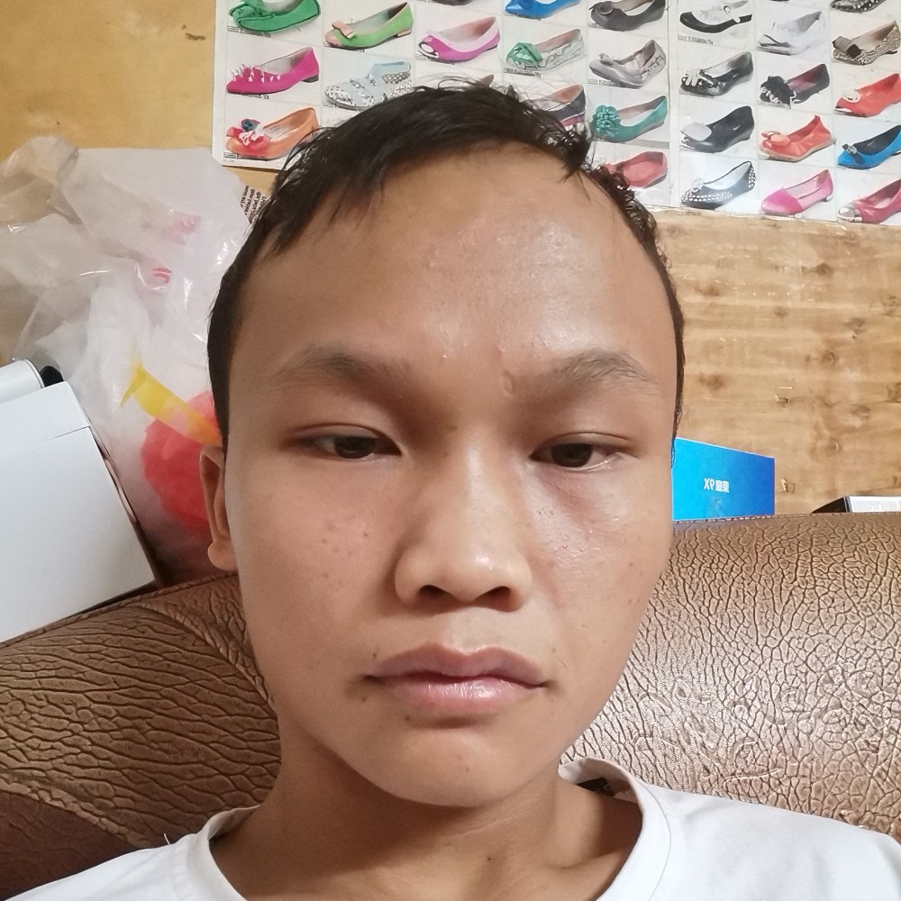 钻石回眸沉静的照片