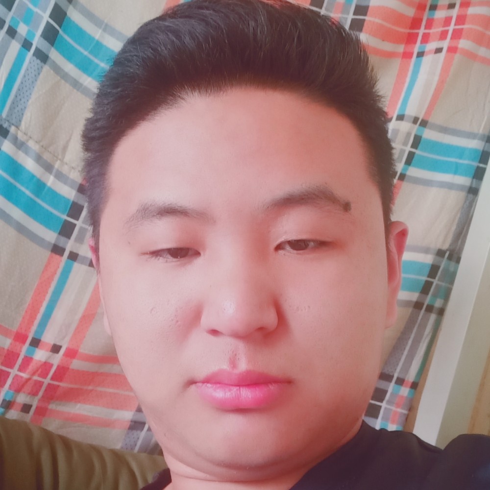 现实打薯片的照片