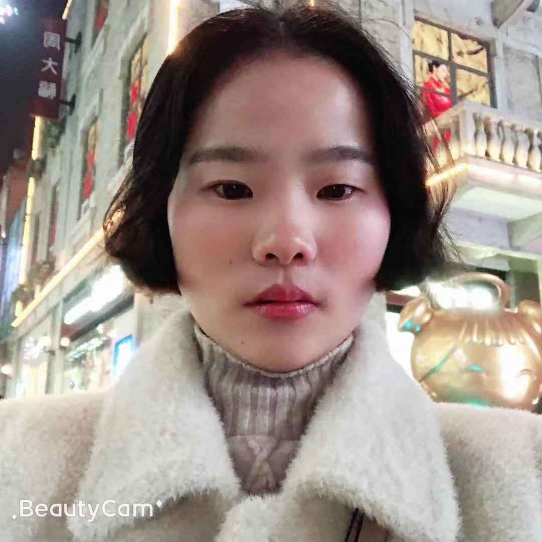 晨阳那舒适的照片