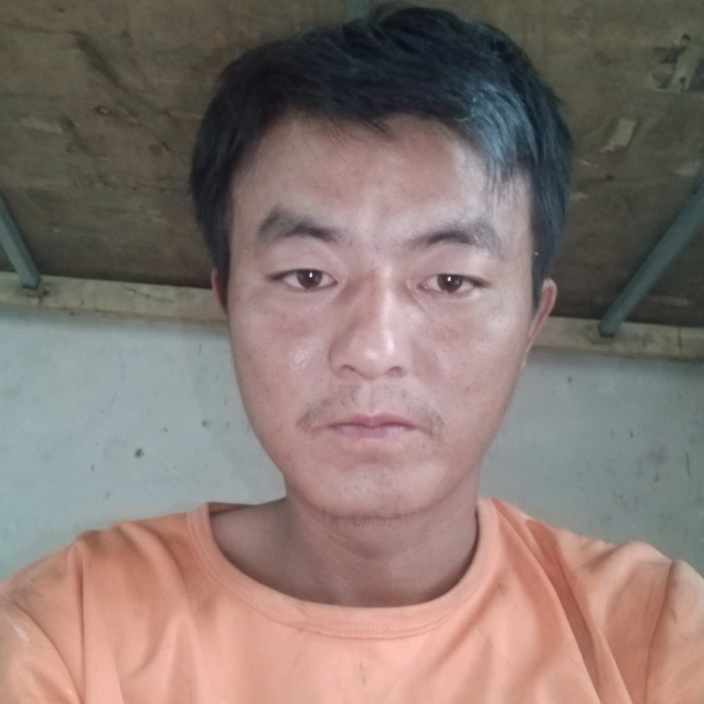 芹菜深拥曾经的照片