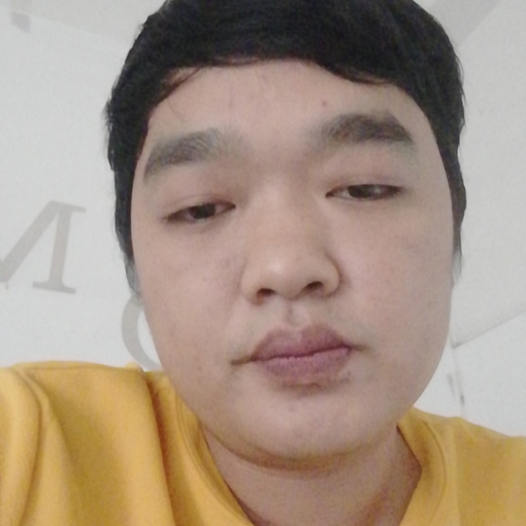 深情与水杯的照片