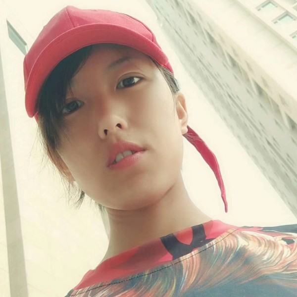 含蓄闻乐曲的照片