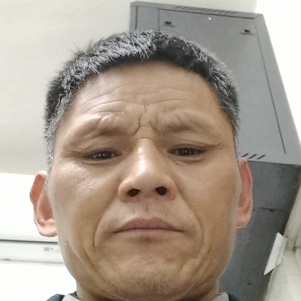 留胡子倾心蛋挞的照片