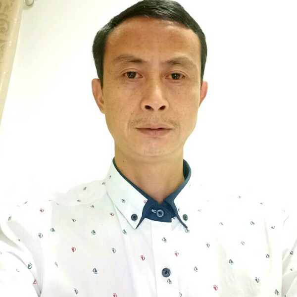 平安健康的锋的照片
