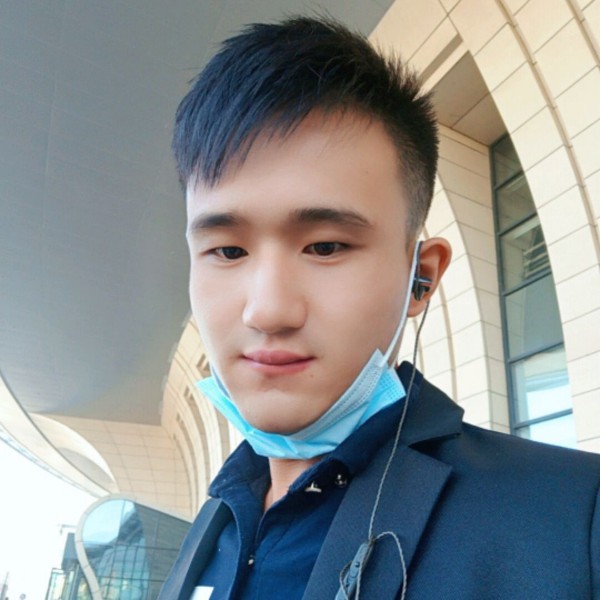 清秀挽手鱼的照片