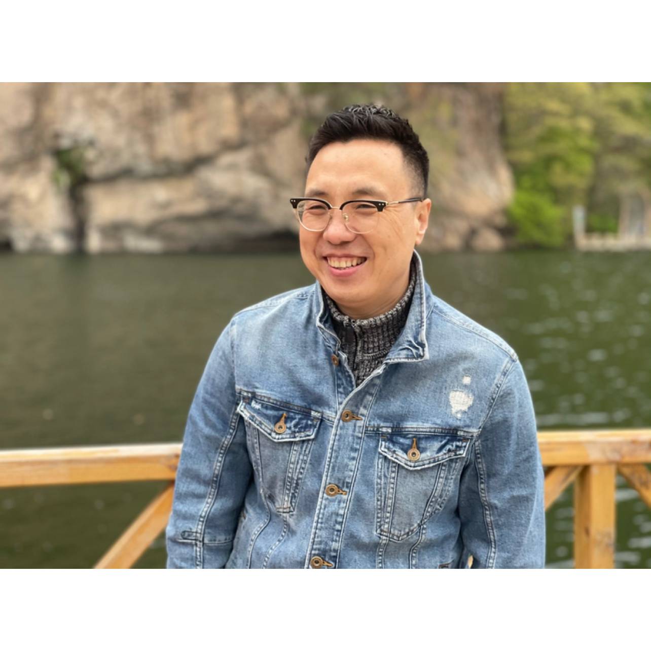 带缺口的硬币的照片