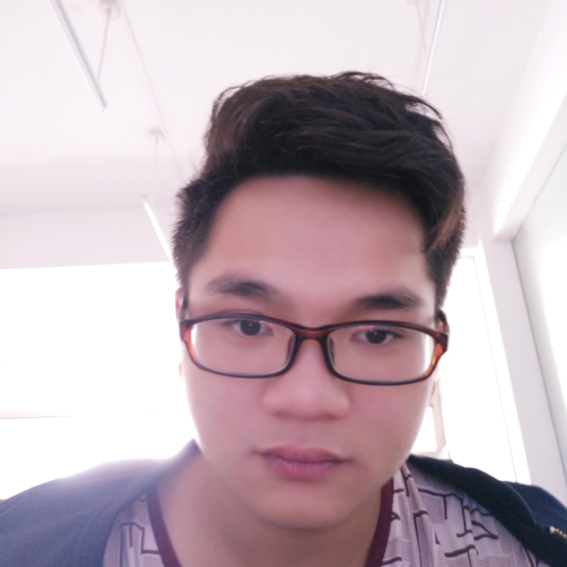 斯文多么冷月的照片