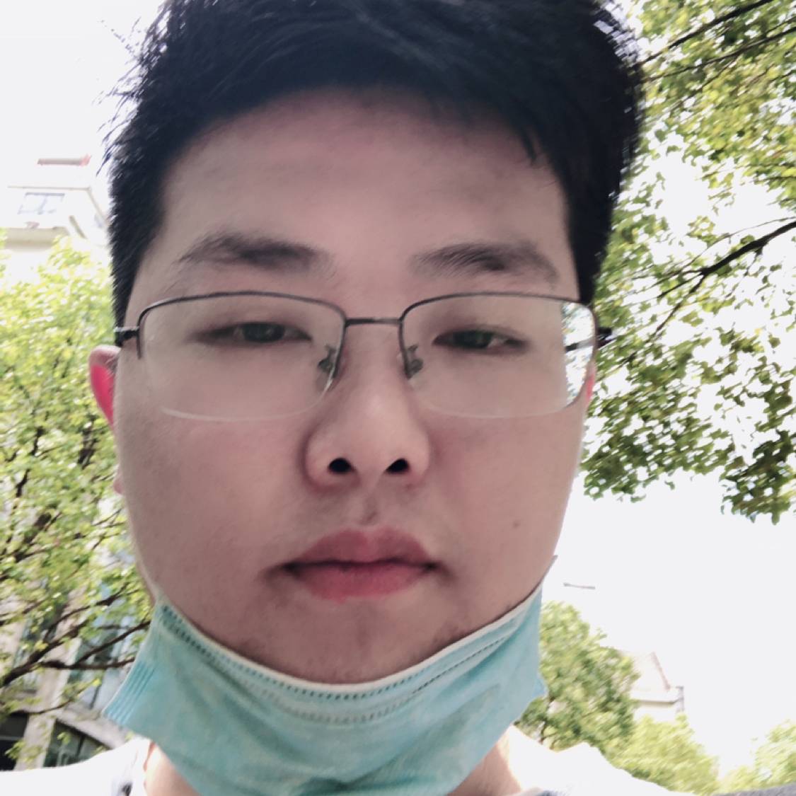 大叔蹁跹听话的照片