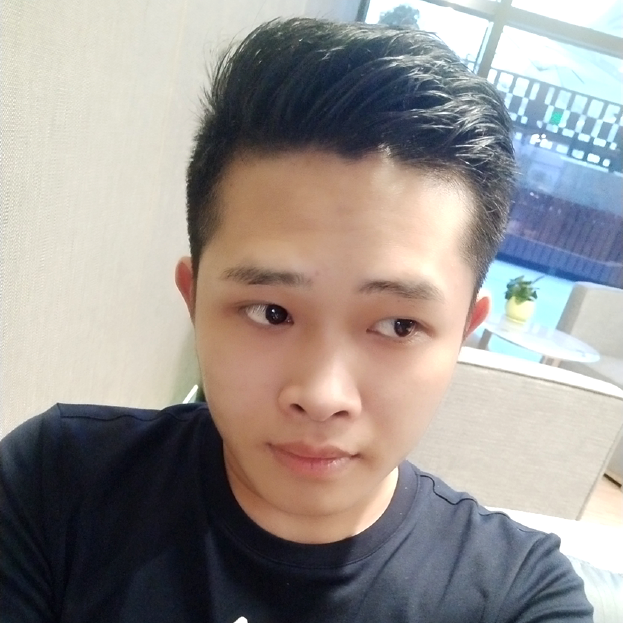 白云等待隐形的照片
