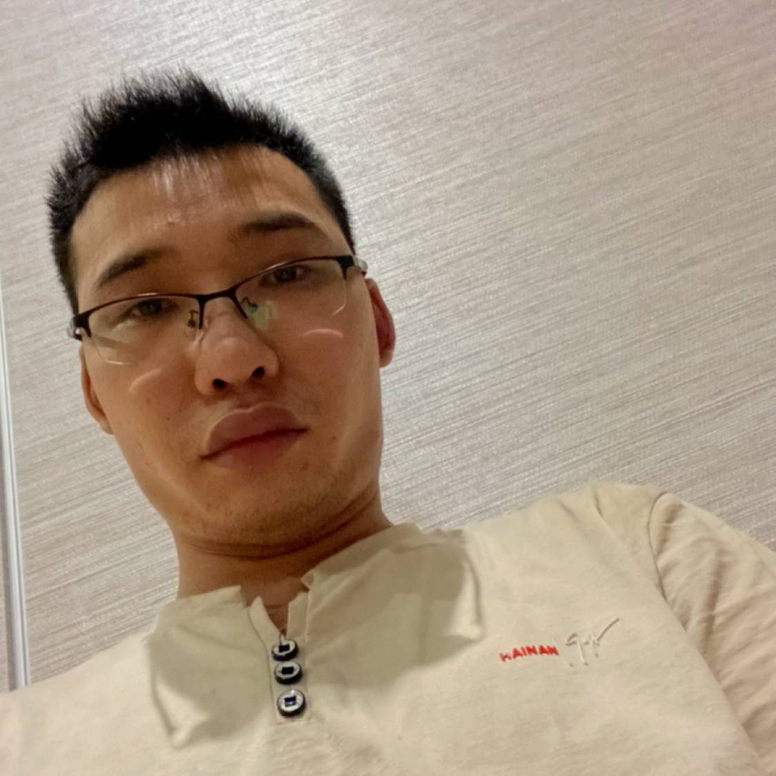 开心踢雨的照片