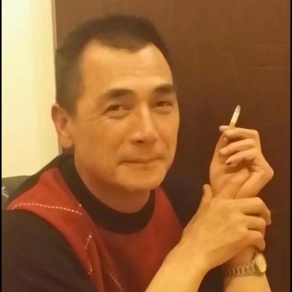 众伟的照片