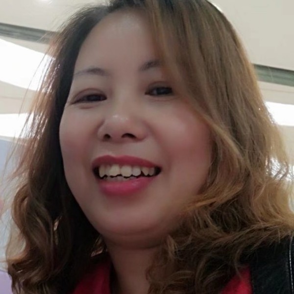 W长发及腰的照片