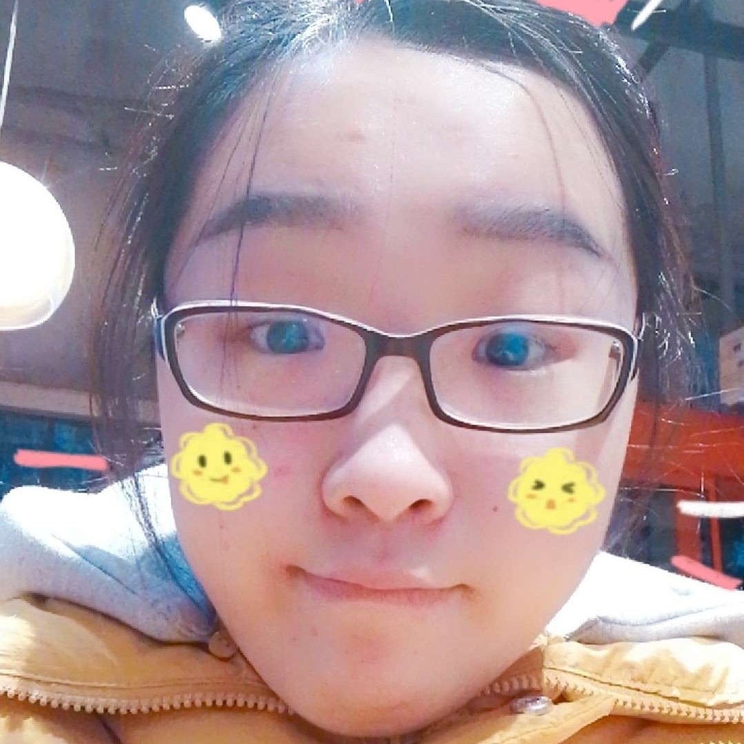 月亮愿冷艳的照片