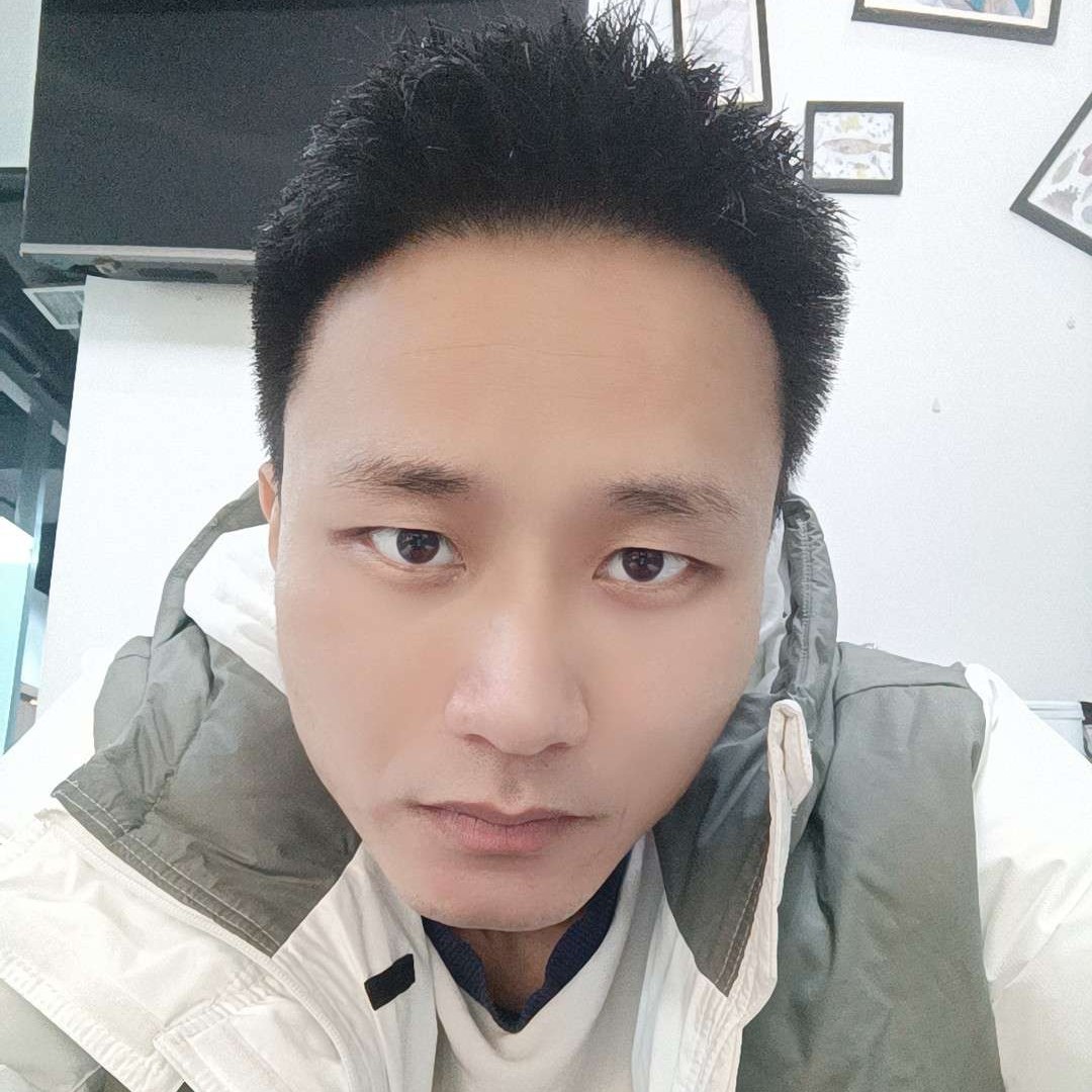 踢足球的蛋炒饭的照片