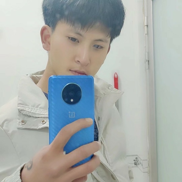 小 鬼的照片