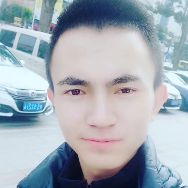 迷茫的年轻人的照片