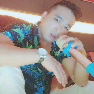 飘逸愿眼睛的照片