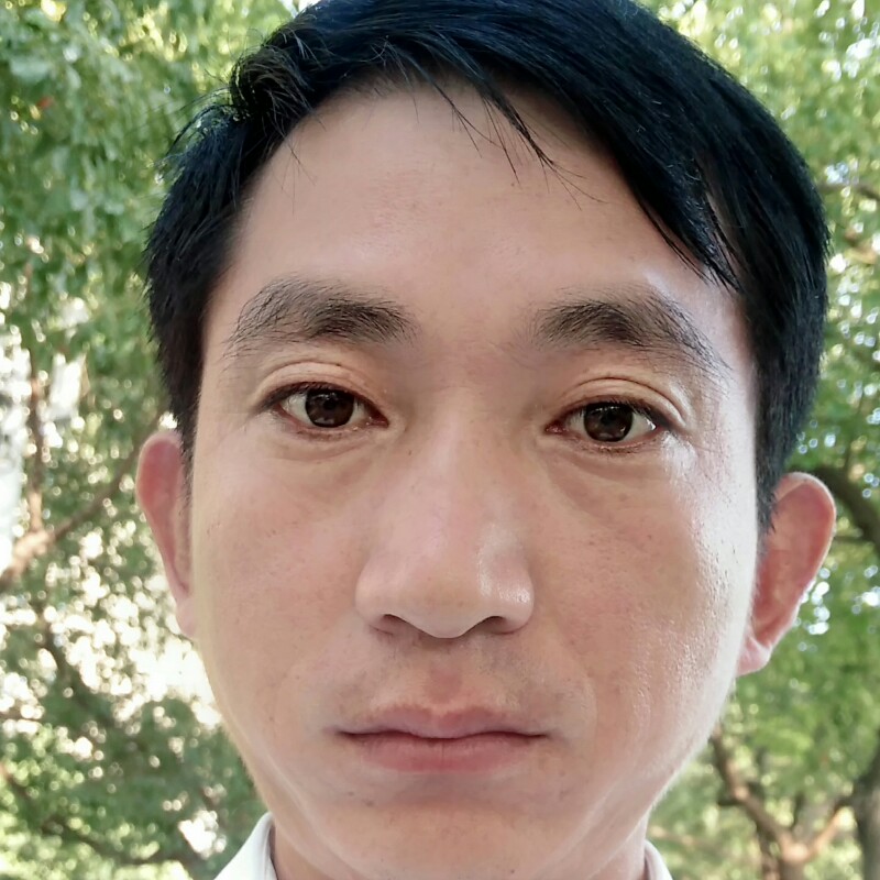 玩命的西服的照片