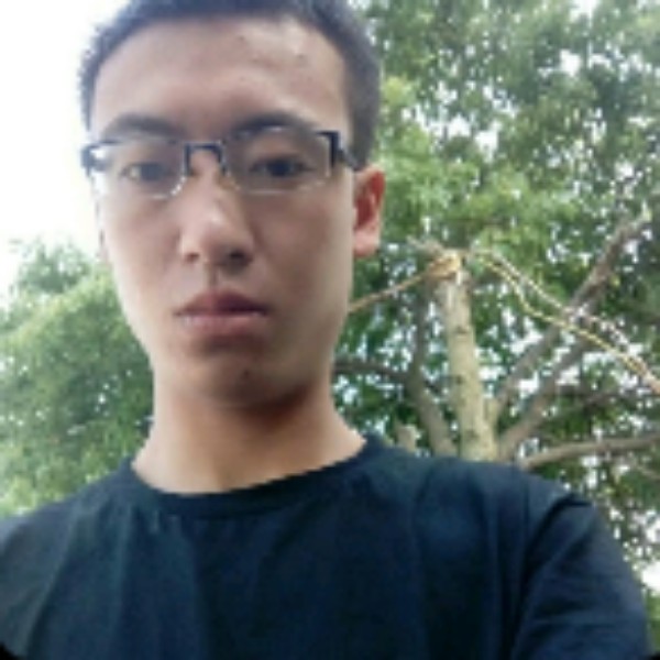明亮苦恋帅哥的照片