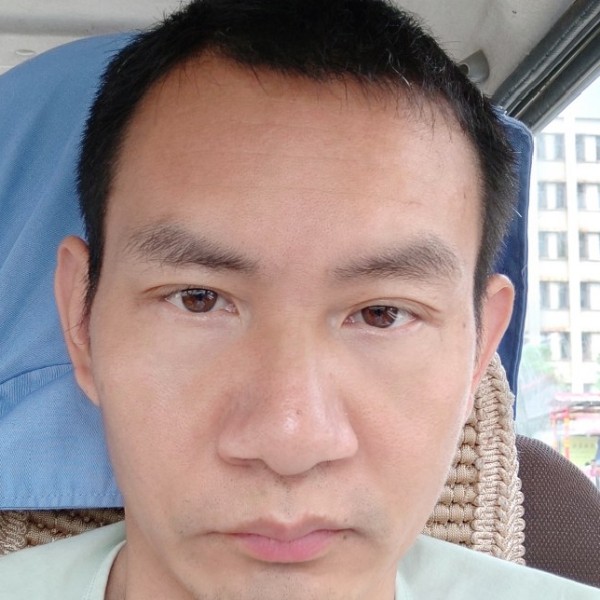 会撒娇改变长颈鹿的照片