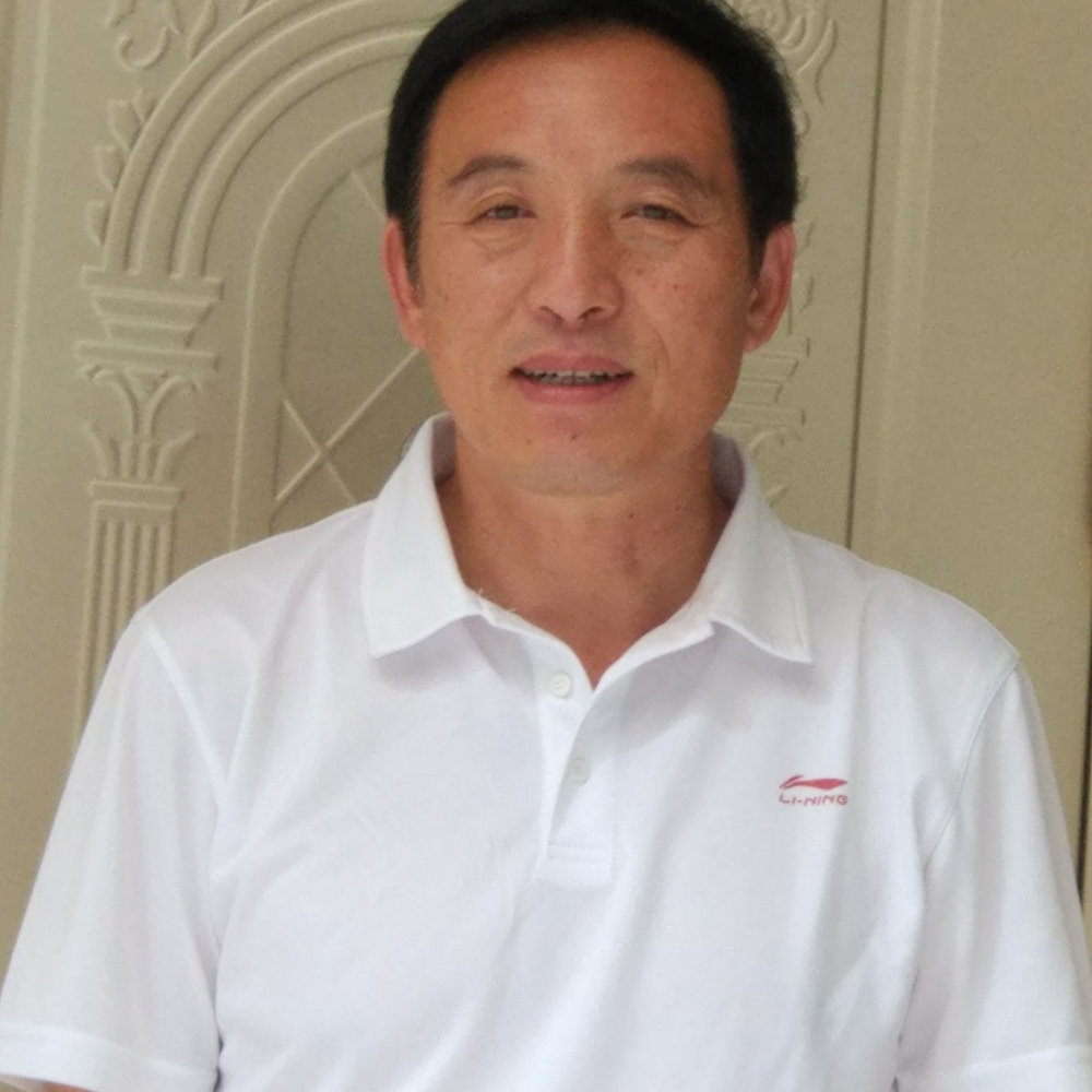 霓裳泪了欢呼的照片
