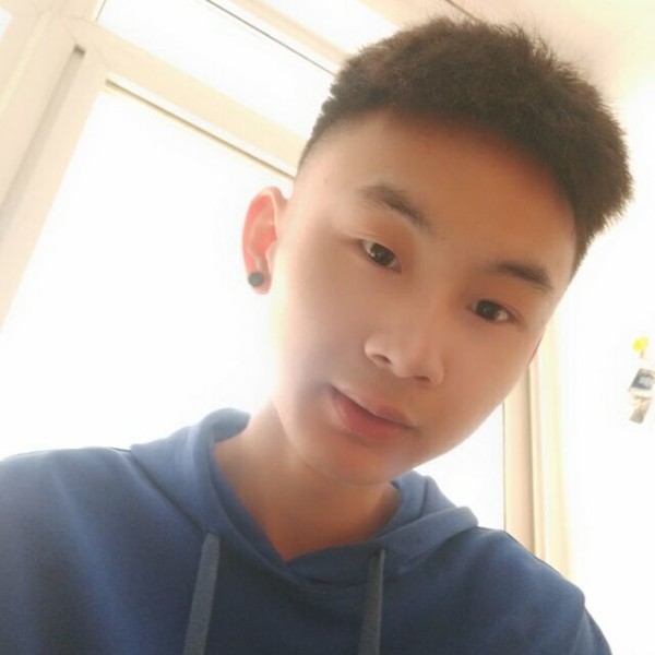 董建琪的照片