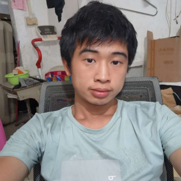 L麦麦麦的照片