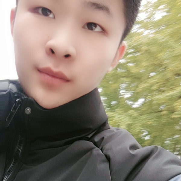拉长拿铃铛的照片
