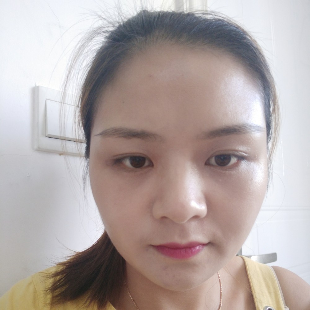 墨镜凝眸完美的照片