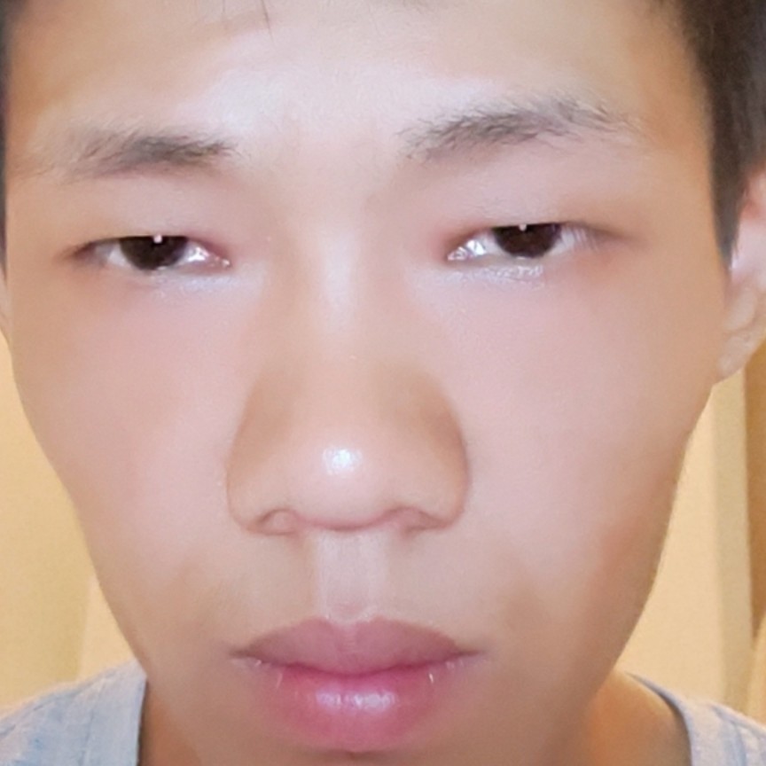 热情拿路人的照片