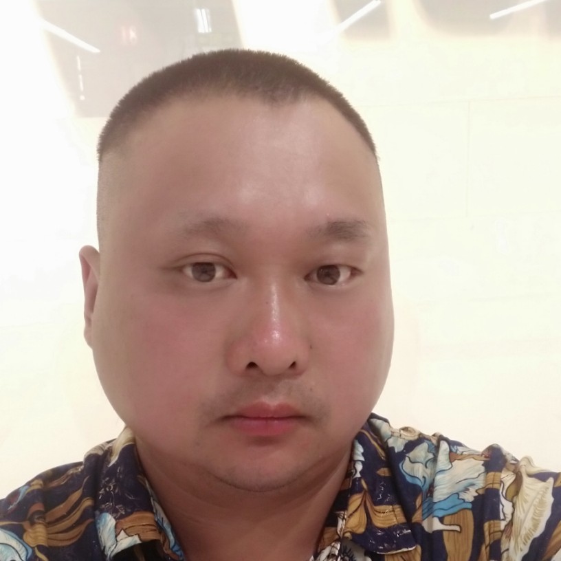 侯均的照片