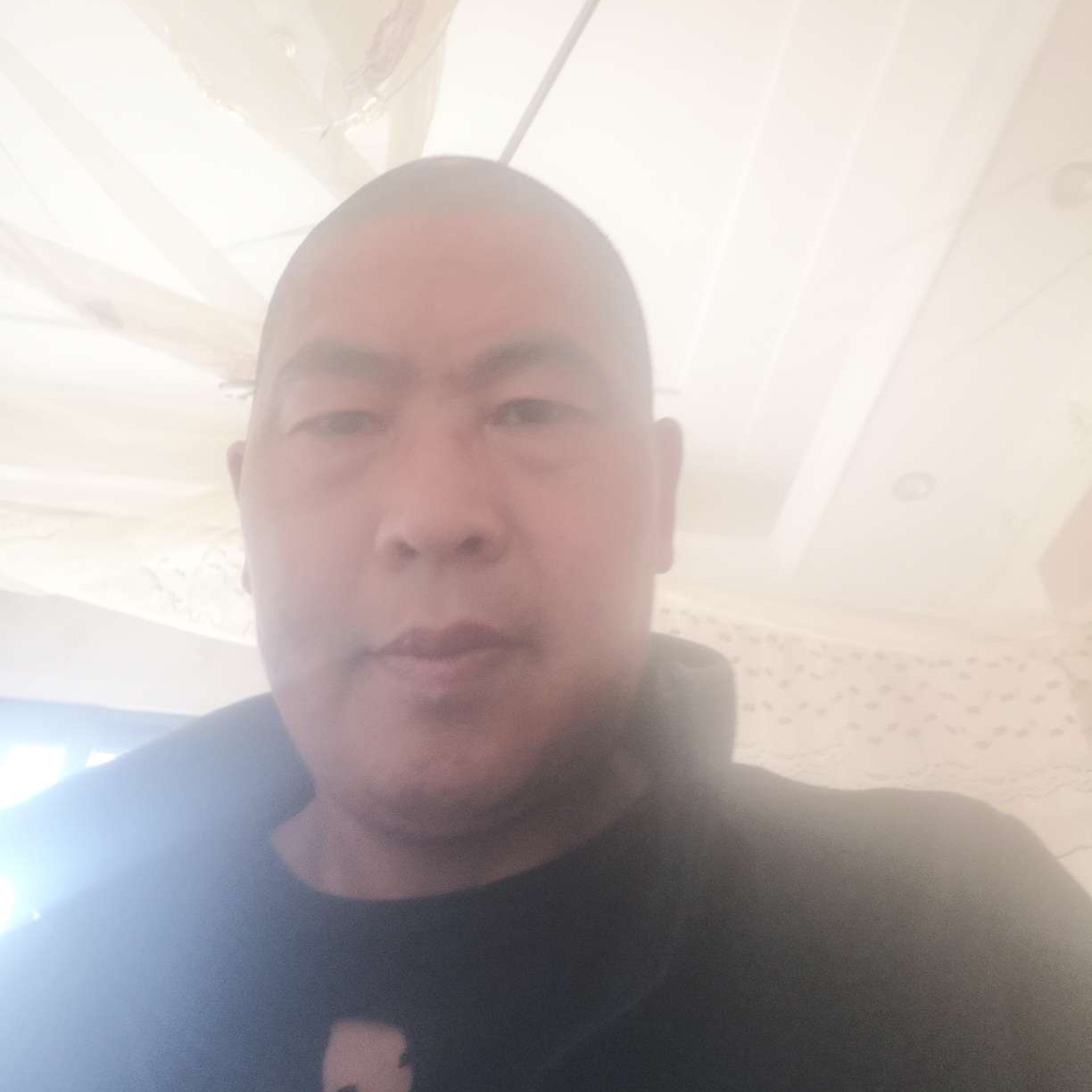眯眯眼蹁跹哈密瓜的照片