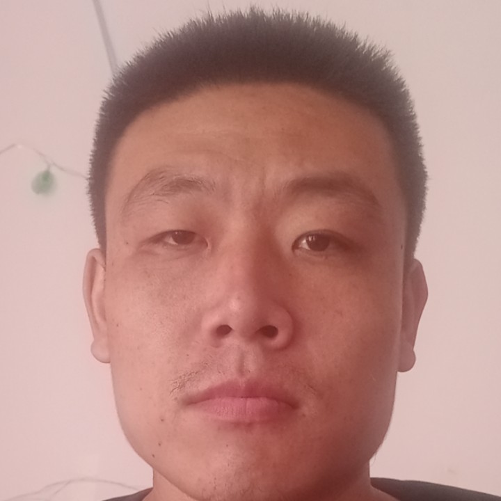 台灯迎清爽的照片