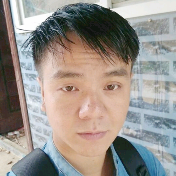等待着期望着的照片