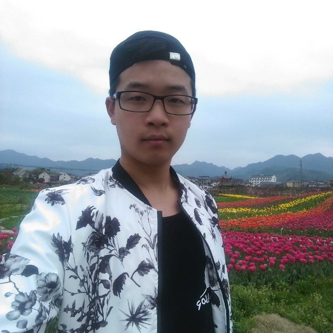 荒凉的心里有个你的照片