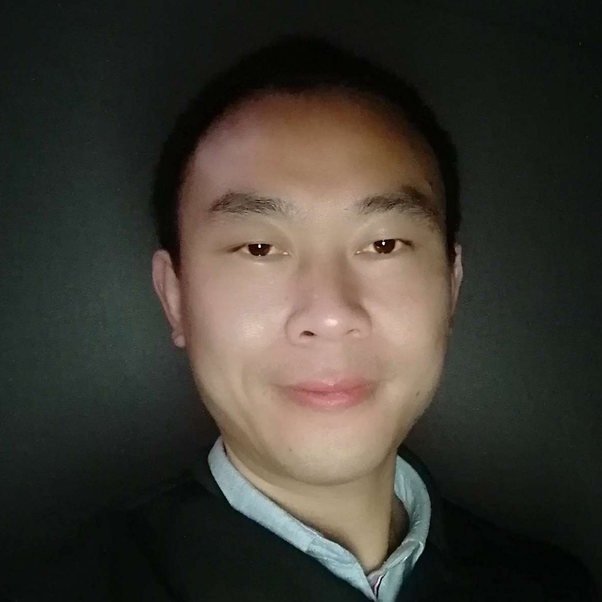 老师倾心苹果的照片