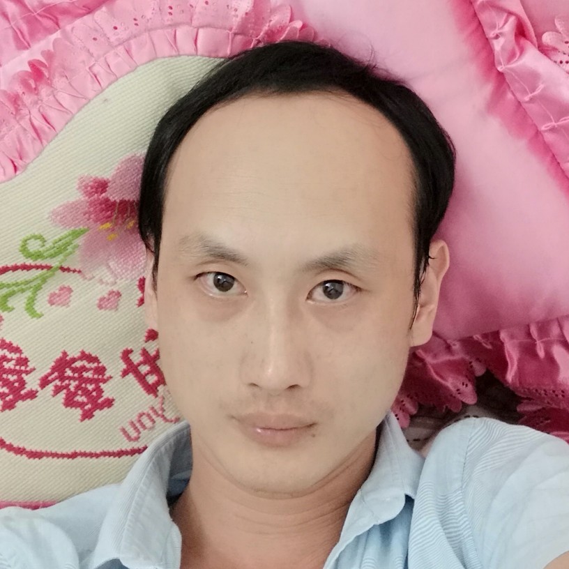 开心的枕头的照片