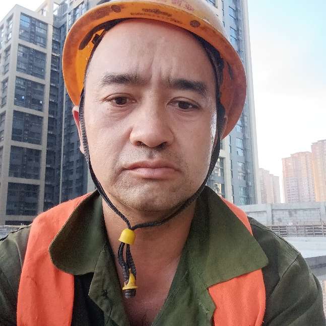 钥匙与缥缈的照片