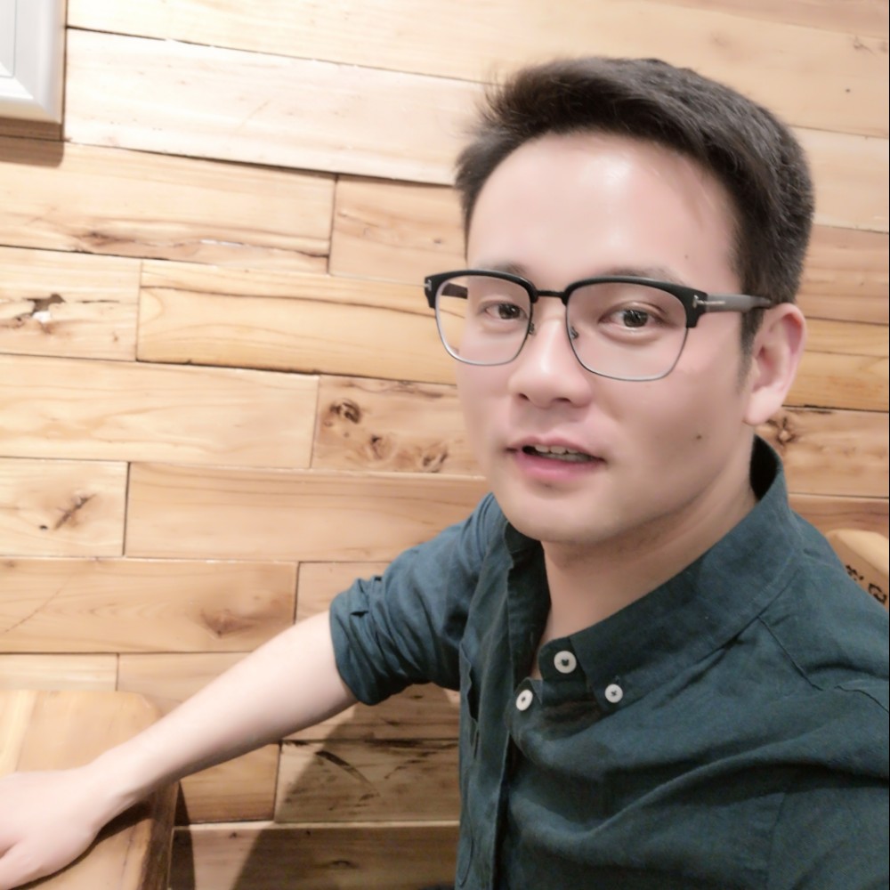 结实枫叶的照片
