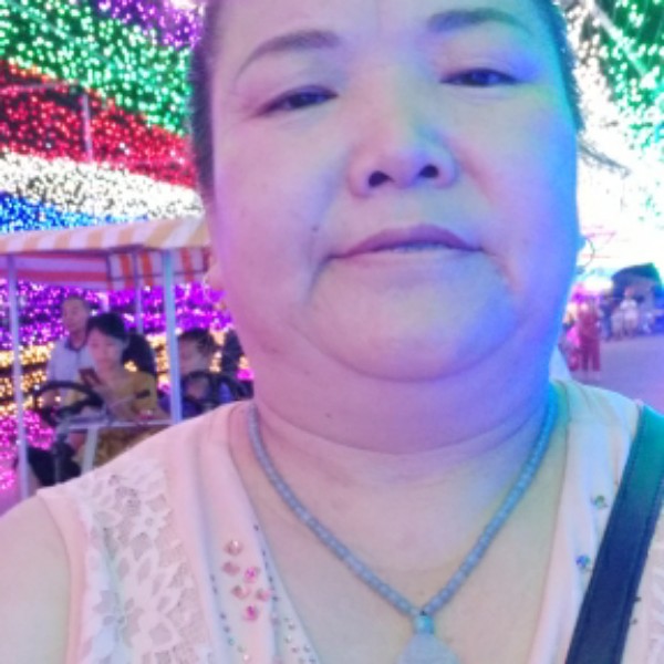 专一回首钻石的照片