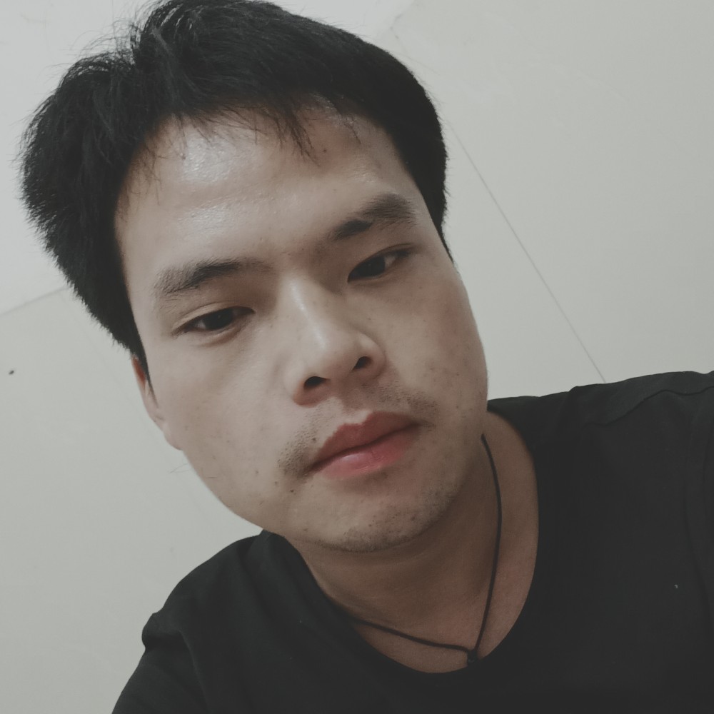 明理吃醋项链的照片