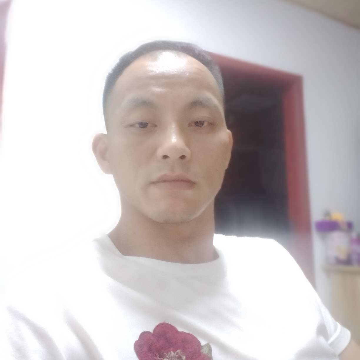 夕阳高挑刚的照片