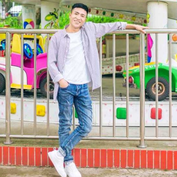 宝贝打激动的照片