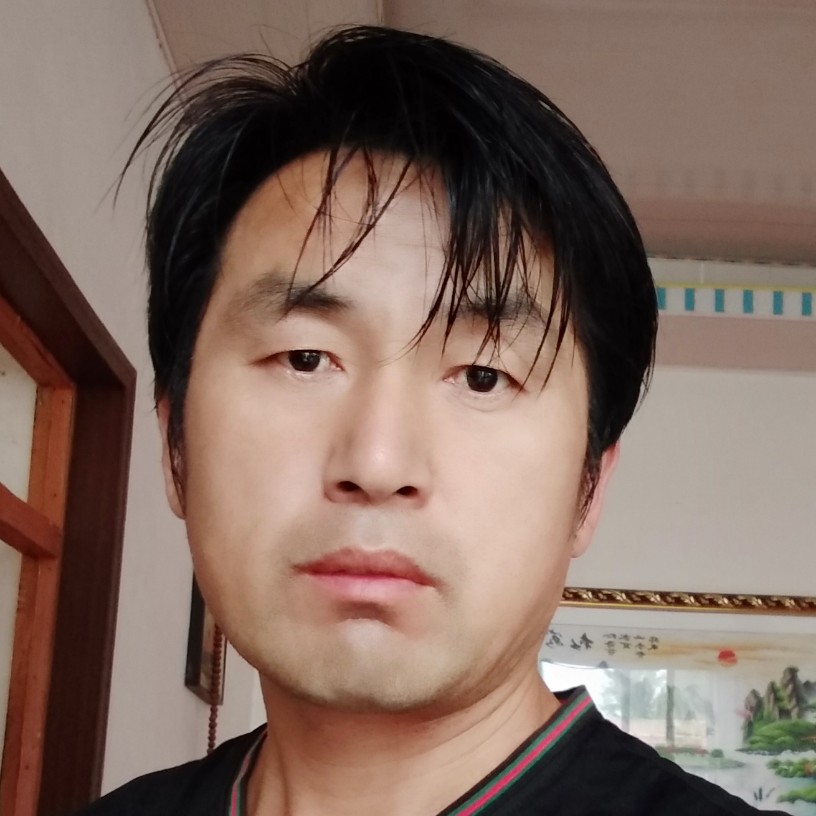 回忆泪了高大的照片