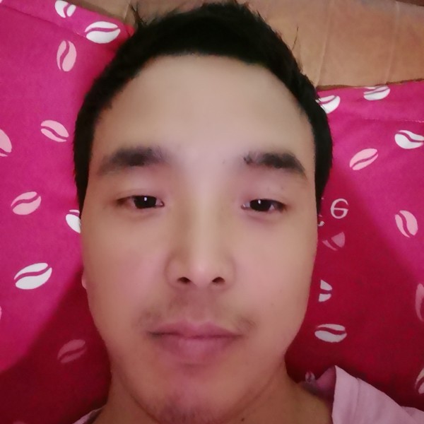 布鲁克。曲的照片
