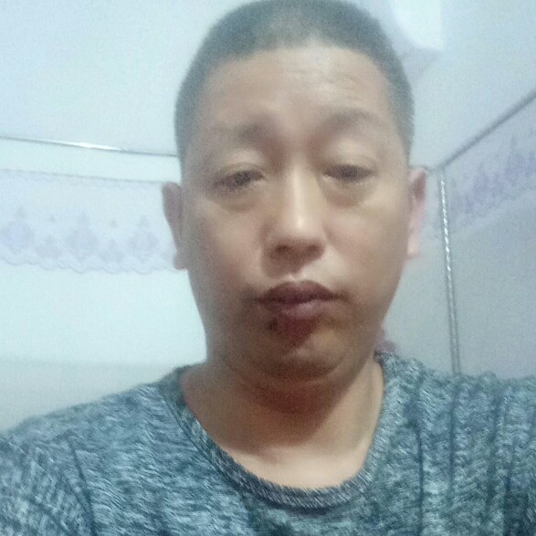 个体汽贸的照片