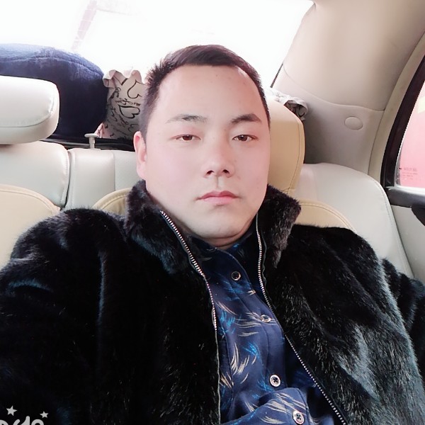 哭泣御姐的照片