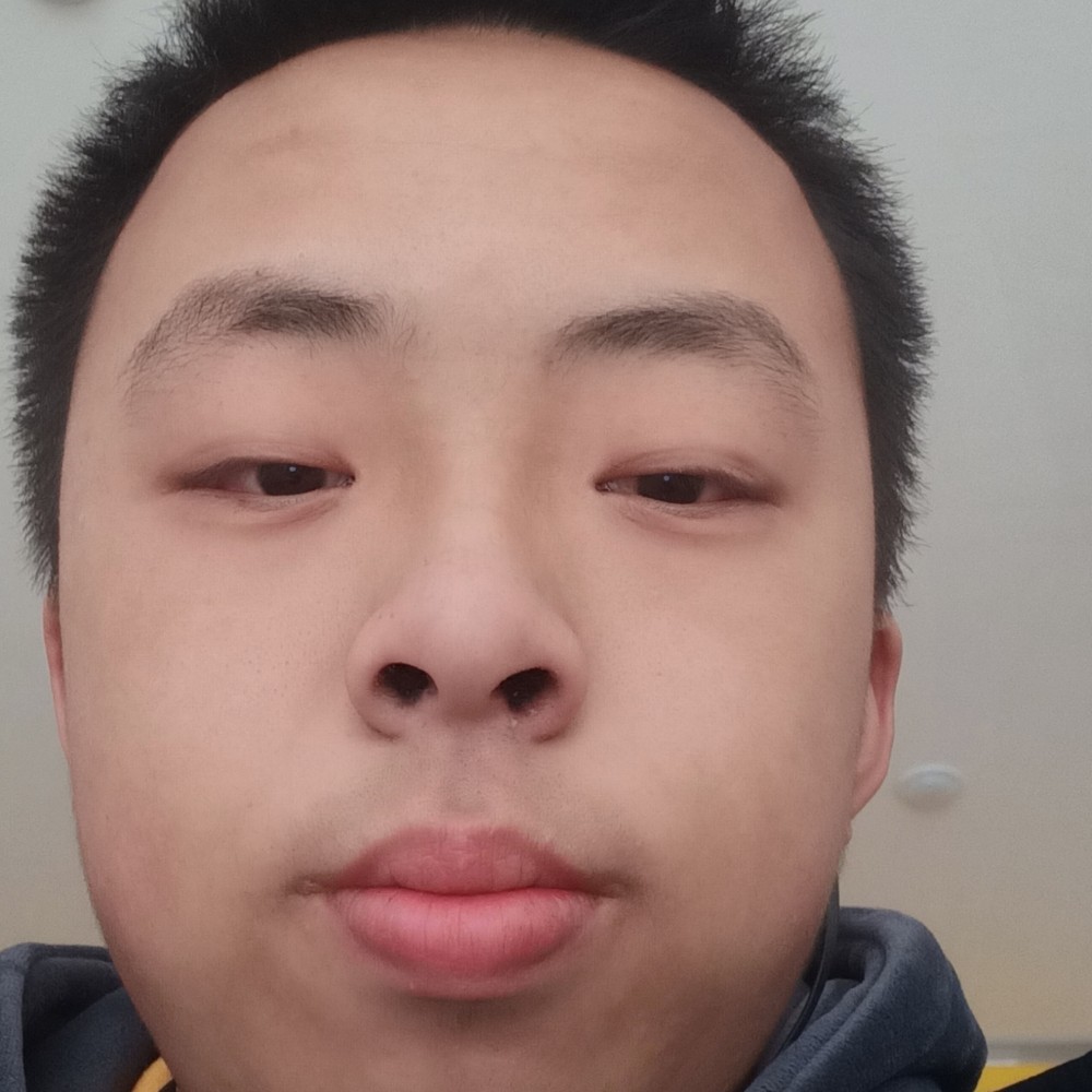 易子亮的照片